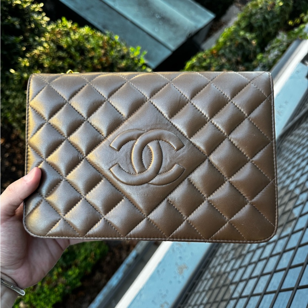 CC Tan Quilted Crossbody Bag - Picture 14 of 15